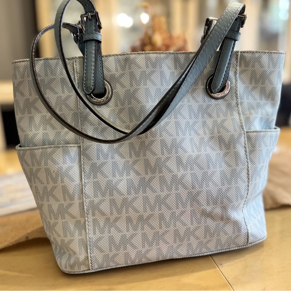 Michael Kors blue Tote Bag with Signature Monogram - Picture 4 of 10
